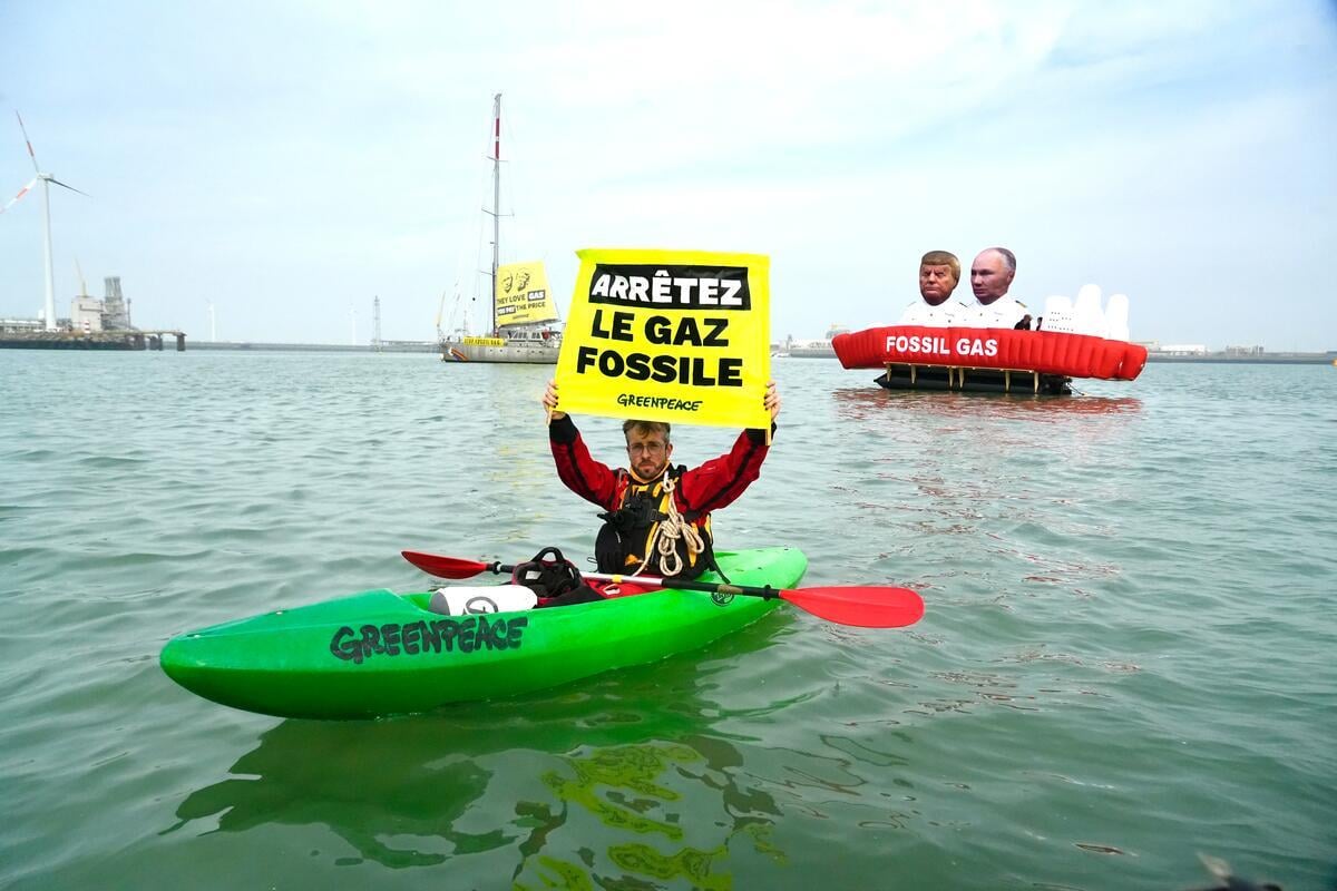 Greenpeace blockade of biggest Russian liquified gas import EU harbour ends after almost 30 hours